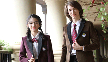 一個(gè)不讓“毒校服”危害我們祖國(guó)花朵的校服設(shè)計(jì)制作商---哈馬服飾