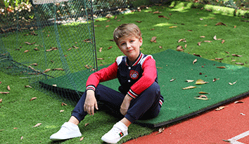 2019年中美日貴族學(xué)校校服定制發(fā)展新趨勢(shì)