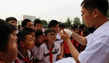 哈馬校服，叫你如何辨別“黑心毒校服定做”