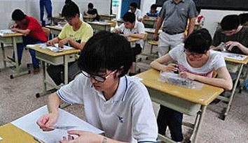 為何中考時(shí)不讓穿“校服訂做”服裝？