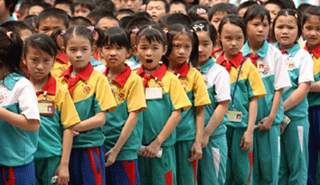 重溫建國70周年，“校服定制”的故事