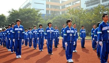 哈馬校服—告訴你們當(dāng)今中學(xué)生定制校服設(shè)計(jì)的主流顏色是什么？