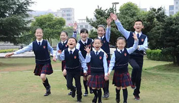 為什么中小學生校服定做要經(jīng)常勤洗呢？