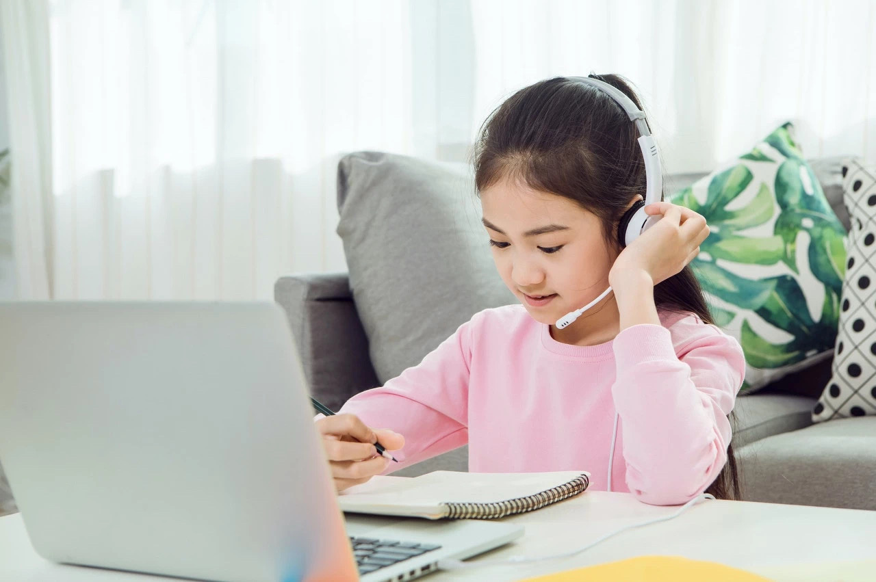 對于學校延長放假學生在家該如何制定學習計劃呢？哈馬校服定做廠家告訴你！