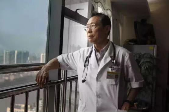 哈馬校服定制廠家認為：中國學生都應該記住他的名字，鐘南山！