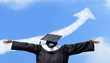 今年擴招碩士18.9萬，專升本32.2萬——哈馬校服生產(chǎn)廠家認為，國家在幫助畢業(yè)生就業(yè)發(fā)力