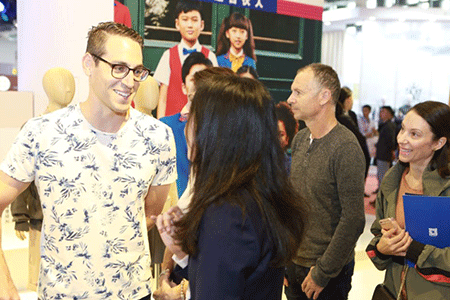 校服品牌 校服品牌