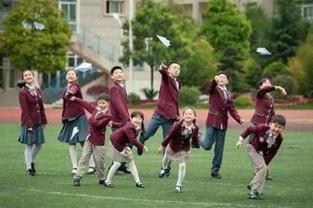 中小學(xué)生校服定做廠家 中小學(xué)生校服定做廠家