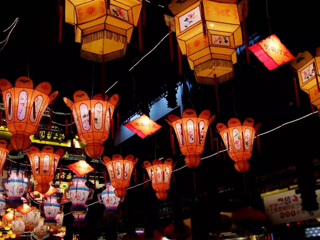 校服生產(chǎn)公司 校服生產(chǎn)公司