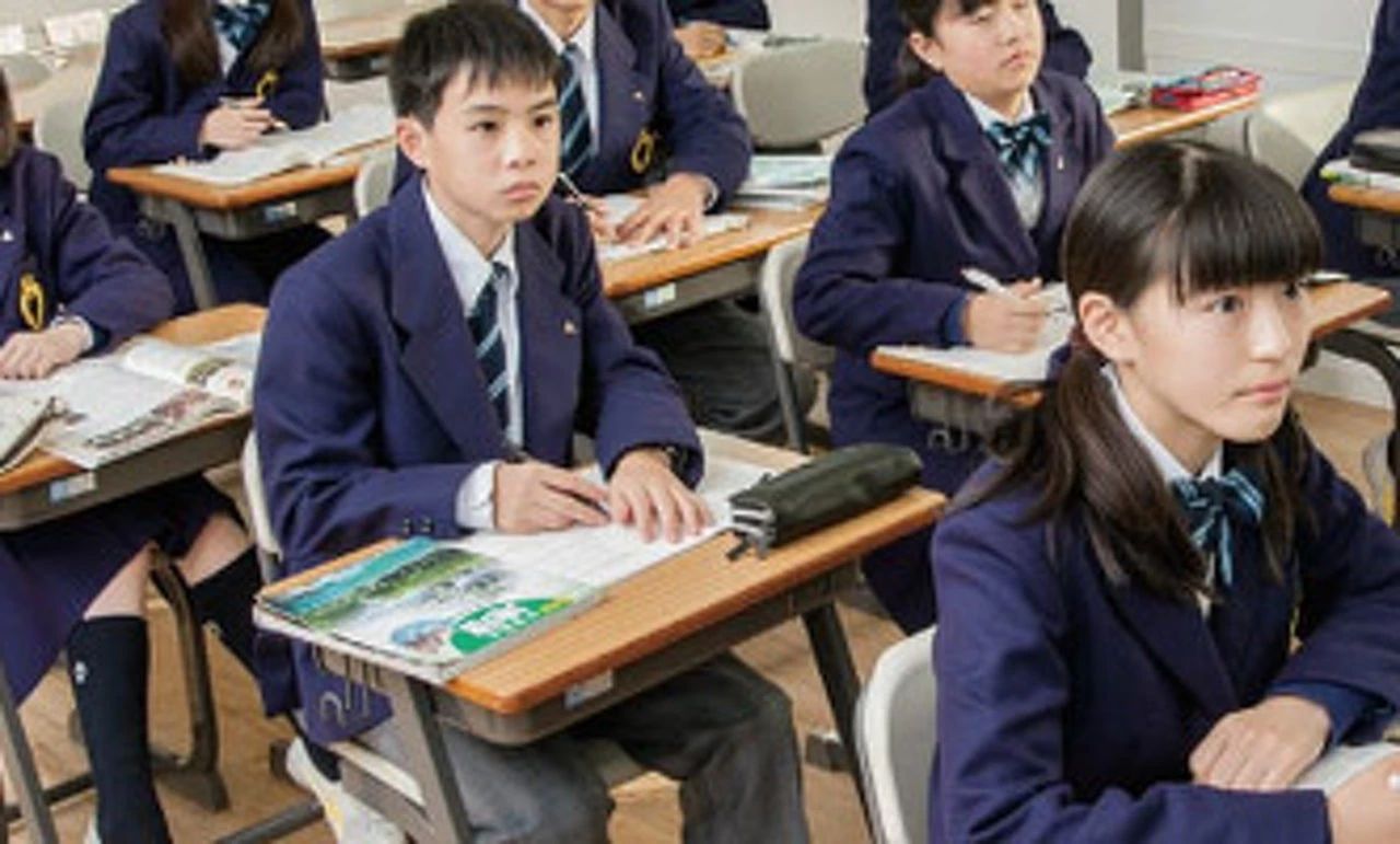 中學(xué)生校服生產(chǎn)商 中學(xué)生校服生產(chǎn)商