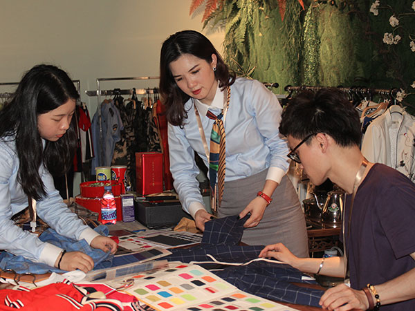 校服生產(chǎn)公司 校服生產(chǎn)公司