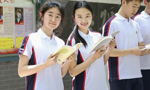 校服定制，校服生產(chǎn)廠家