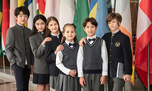 校服生產(chǎn)廠家，校服定制