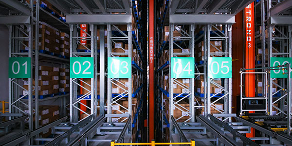 校服定制生產(chǎn)，校服生產(chǎn)企業(yè)