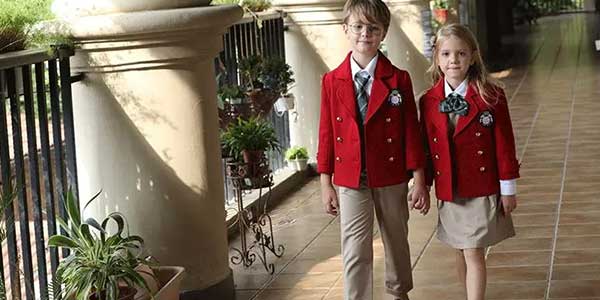 校服生產(chǎn)企業(yè)，定做校服