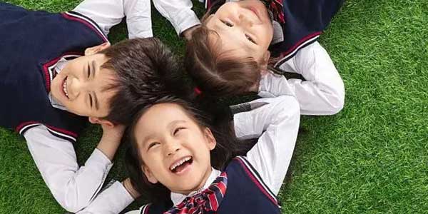 校服生產(chǎn)企業(yè)，校服定制