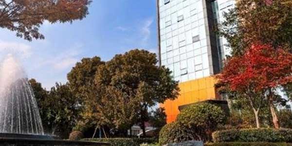 中小學(xué)校服定制，校服生產(chǎn)廠家